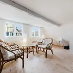 Villa Historic Townhouse In The Heart Of Aeroskobing