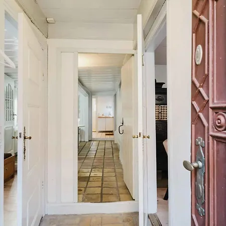 Historic Townhouse In The Heart Of Aeroskobing