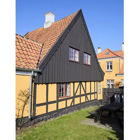Historic Townhouse In The Heart Of Villa