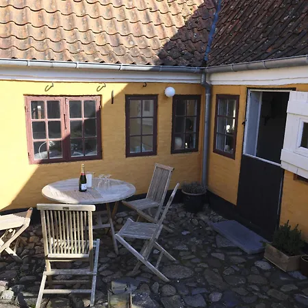 Historic Townhouse In The Heart Of Aeroskobing