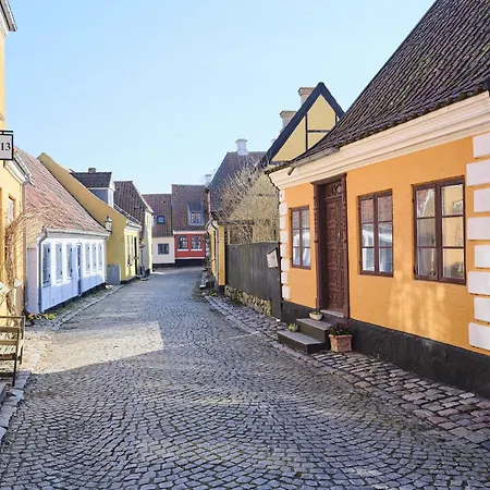 Historic Townhouse In The Heart Of Aeroskobing