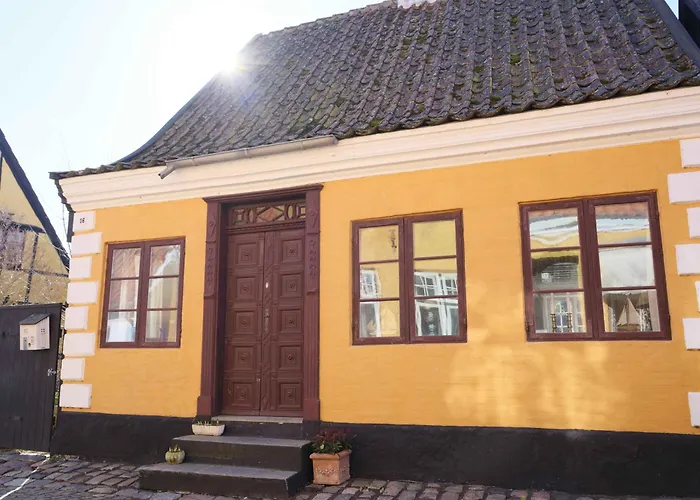 Historic Townhouse In The Heart Of فيلة